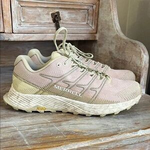 Merrell Women's Sneakers in Light Pink and Tan